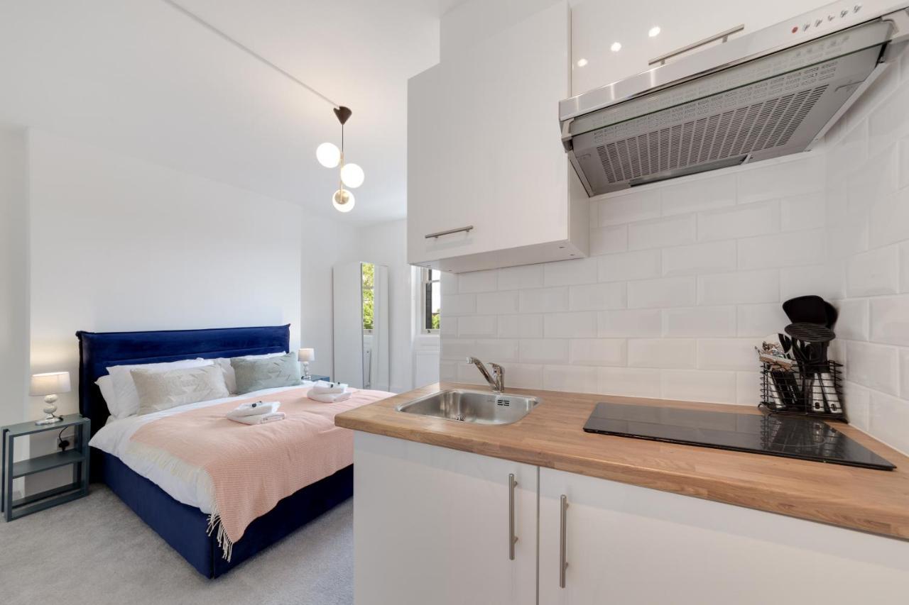 Suites By Rehoboth - M'Nuchah - Camden Road Лондон Екстер'єр фото